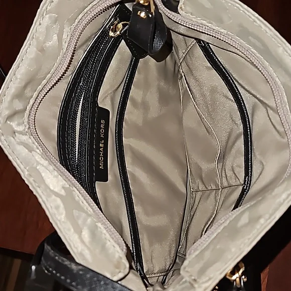 Michael Kors Handbag - Picture 4 of 5